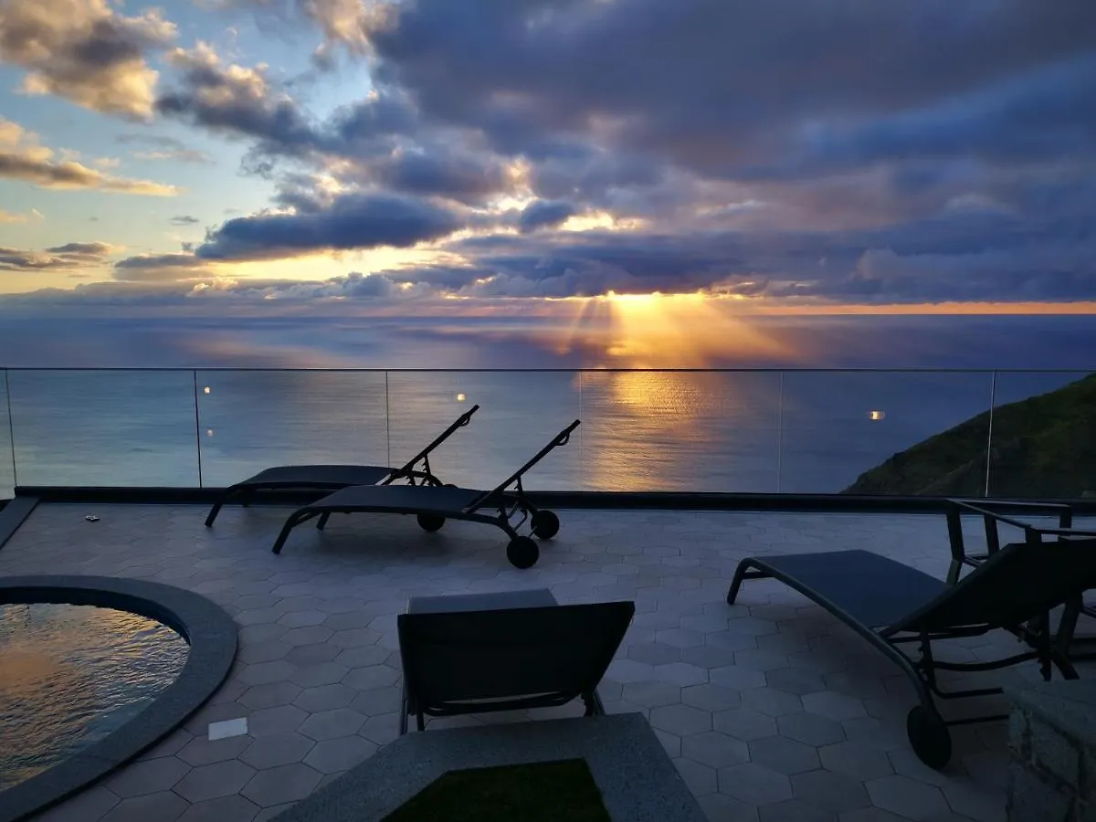 The Cliffhouse By Lovelystay Fajã da Ovelha Portugalia